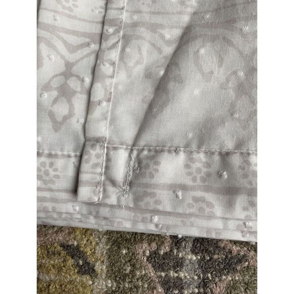 Simple Flower Pattern Shower Curtain - Picture 2 of 5